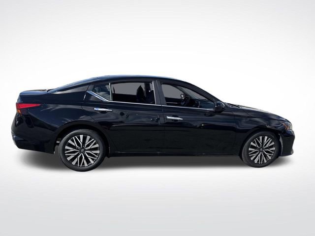 Used 2023 Nissan Altima 2.5 SV image 9