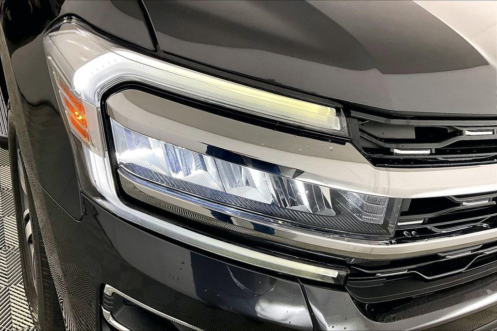 Used 2024 Ford Expedition Limited image 29