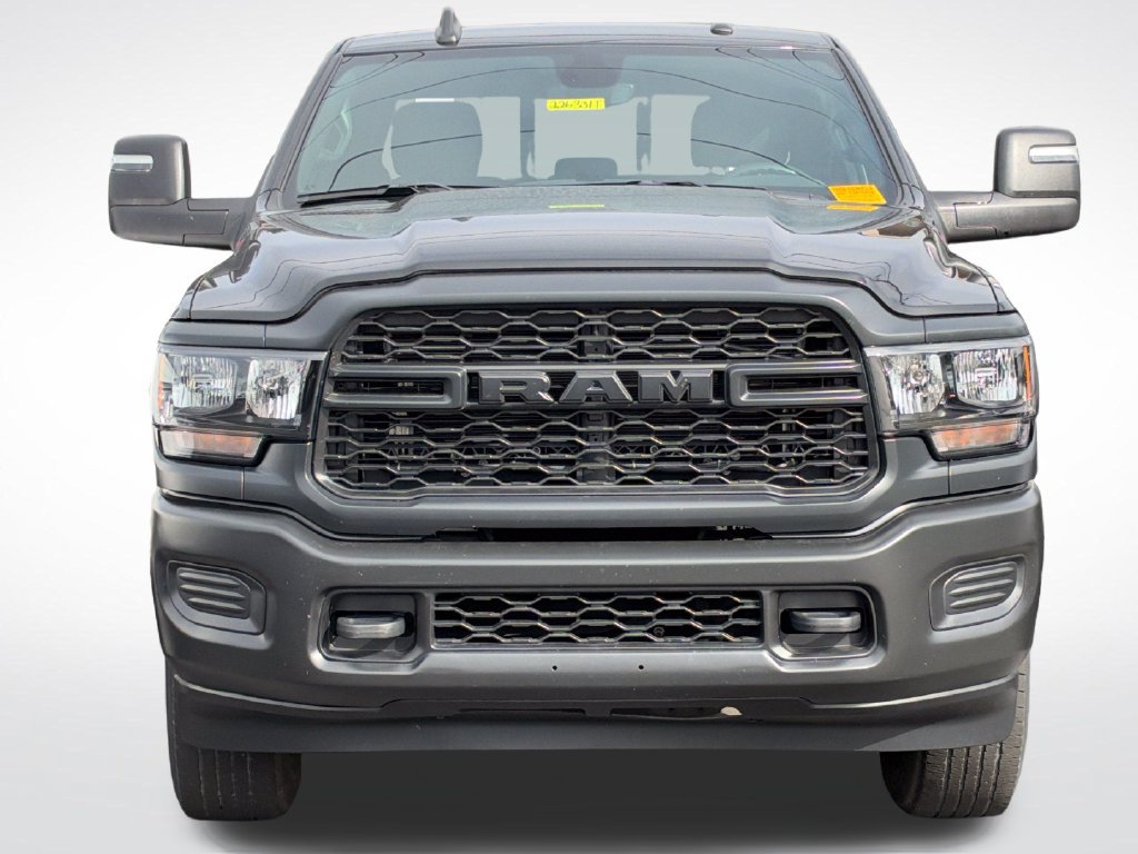 Used 2024 RAM 3500 Tradesman w/ Convenience Group AWD/4WD image 3