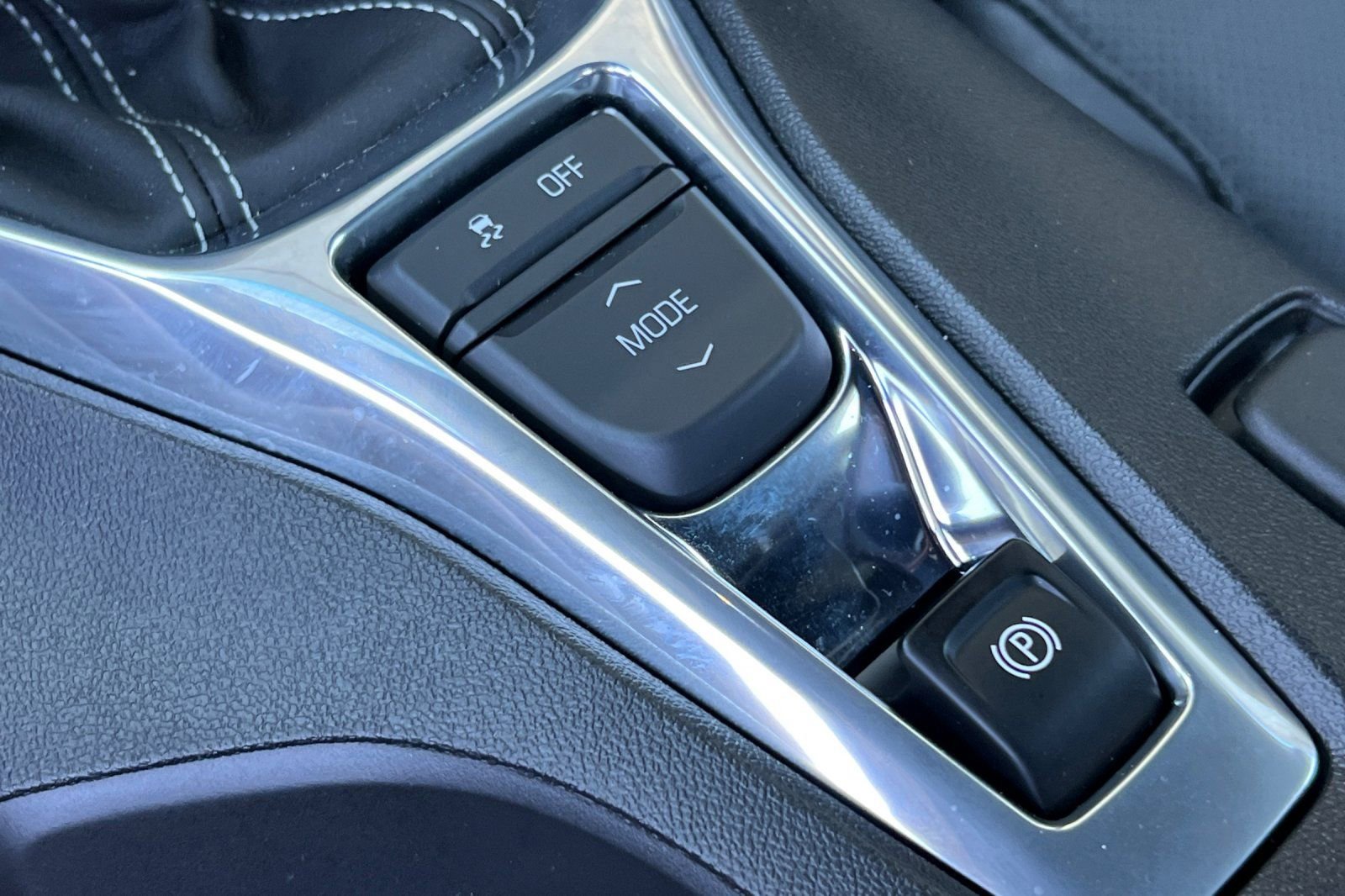 Used 2018 Chevrolet Camaro SS RWD image 29
