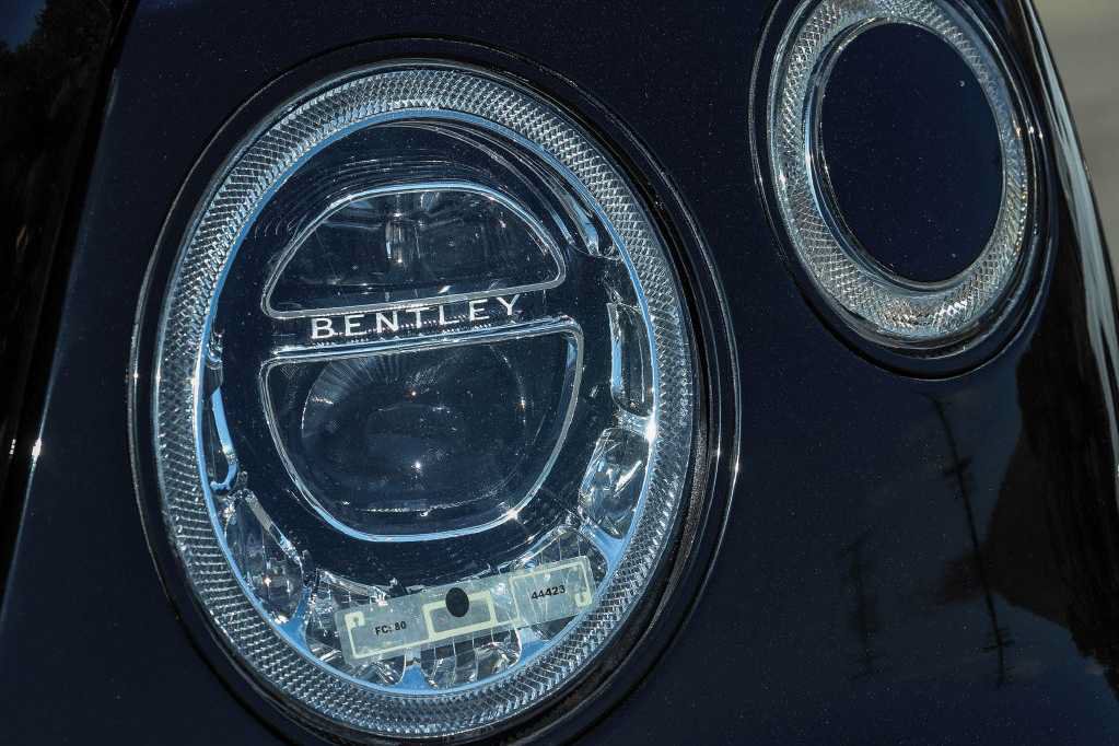 Used 2020 Bentley Bentayga AWD/4WD image 10