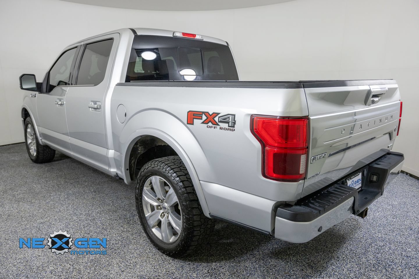 Used 2019 Ford F150 Platinum w/ Equipment Group 701A Luxury AWD/4WD image 5