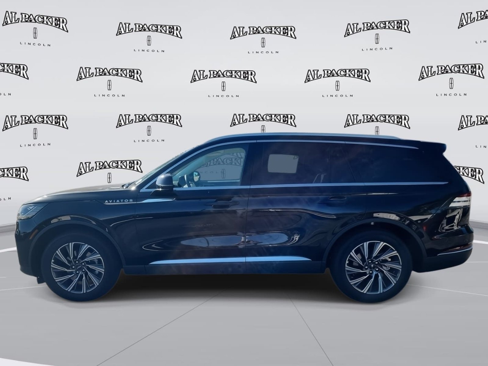 New 2026 Lincoln Aviator 2WD image 2