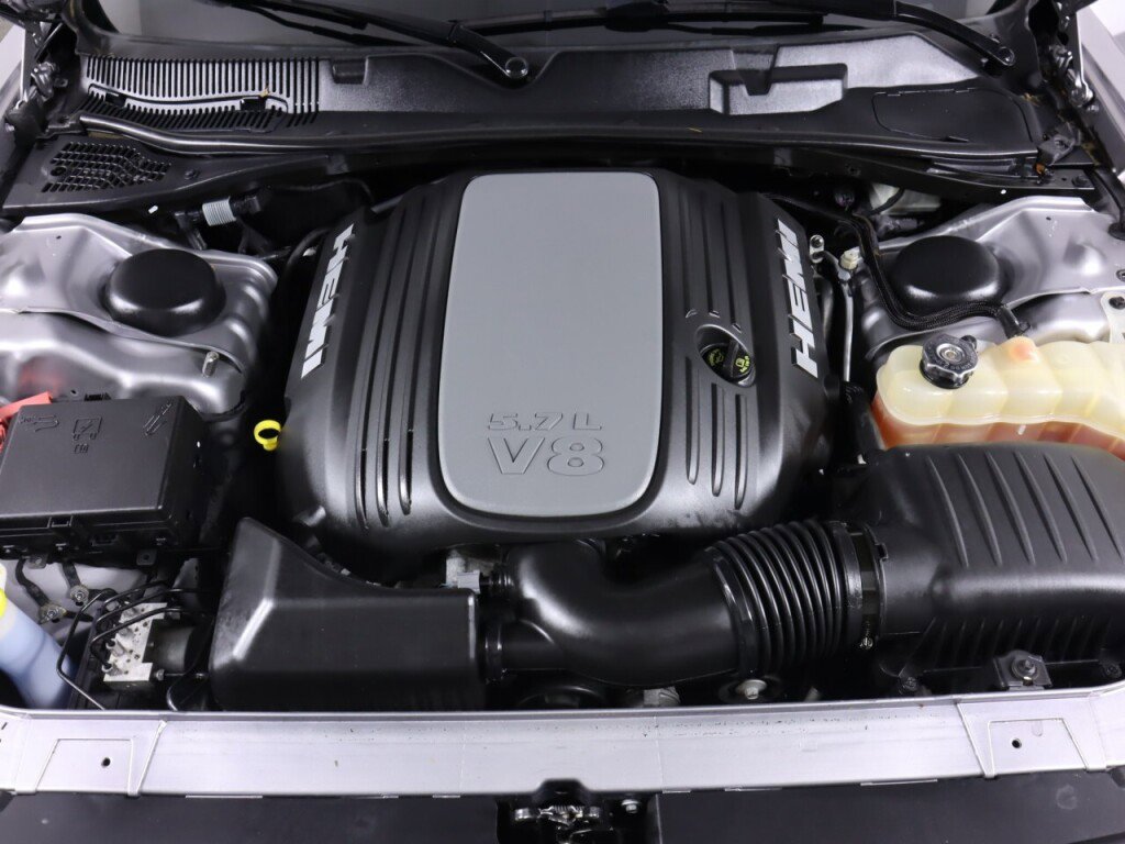Used 2016 Dodge Challenger R/T RWD image 32