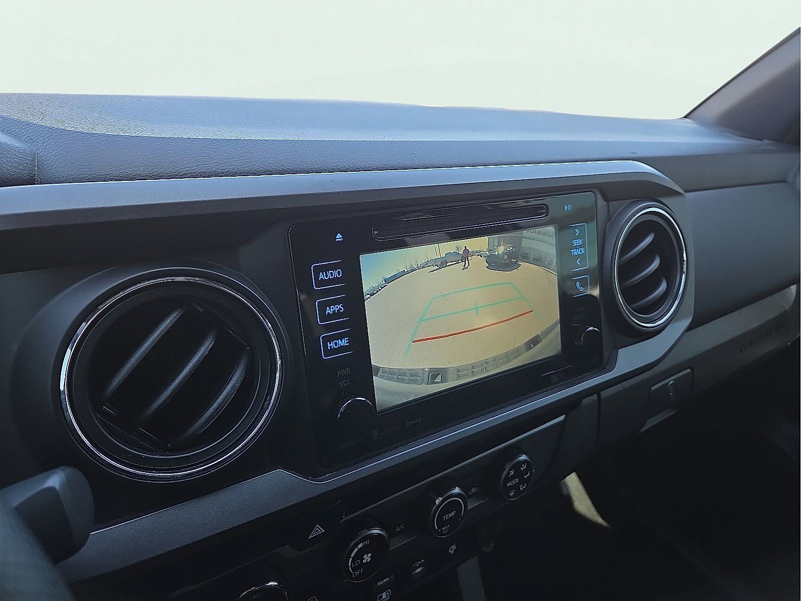 Used 2018 Toyota Tacoma TRD Off-Road w/ Technology Package image 16