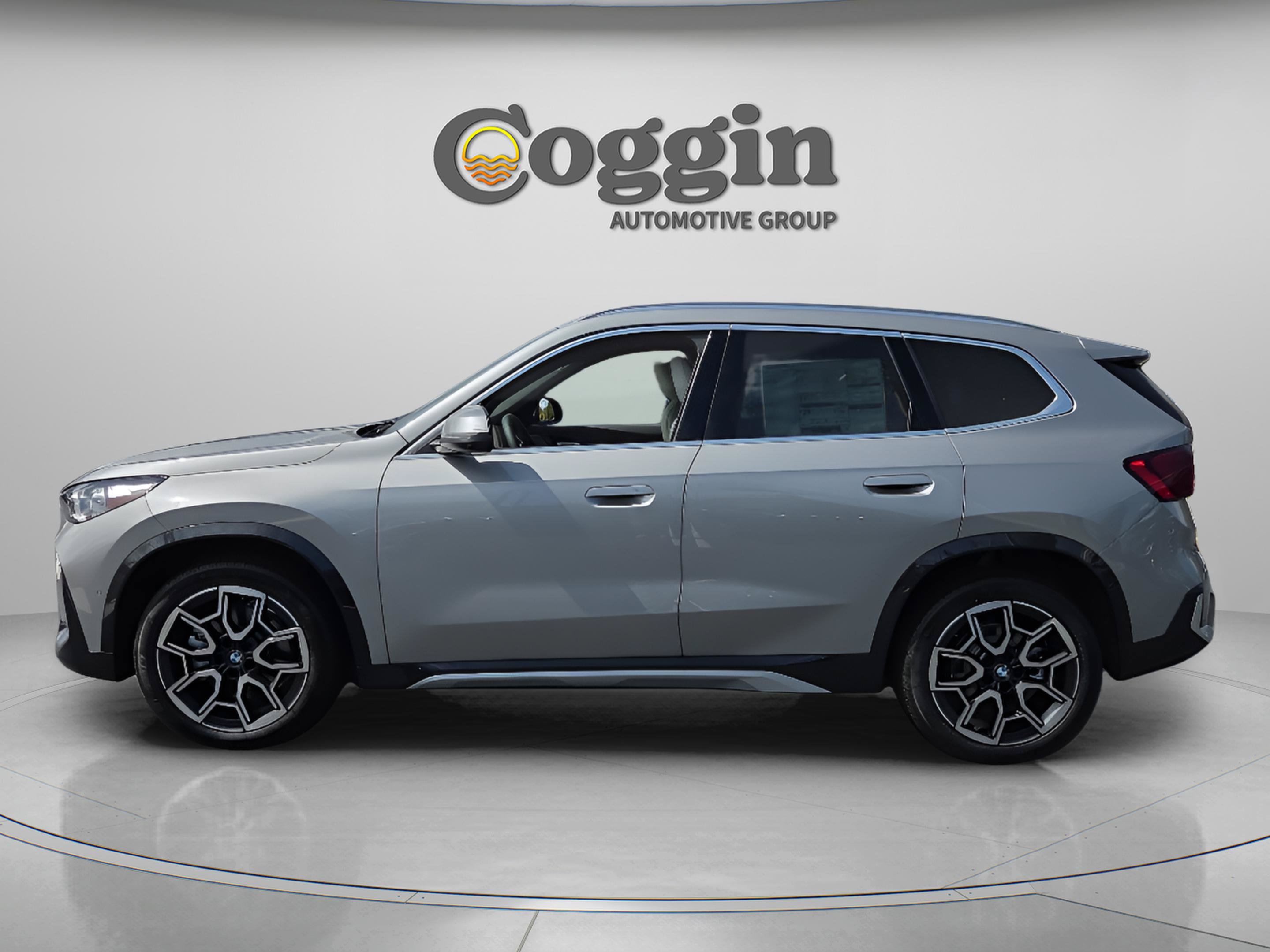 New 2026 BMW X1 xDrive28i w/ Technology Package AWD/4WD image 3