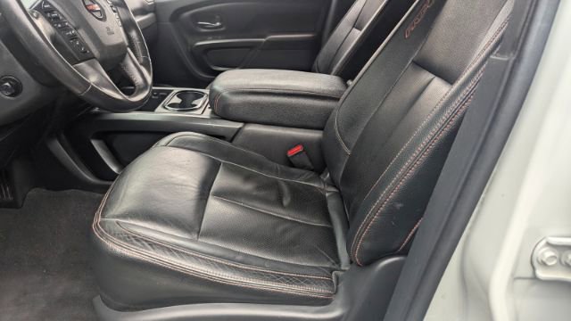 Used 2022 Nissan Titan PRO-4X w/ Pro-4x Convenience Package image 16