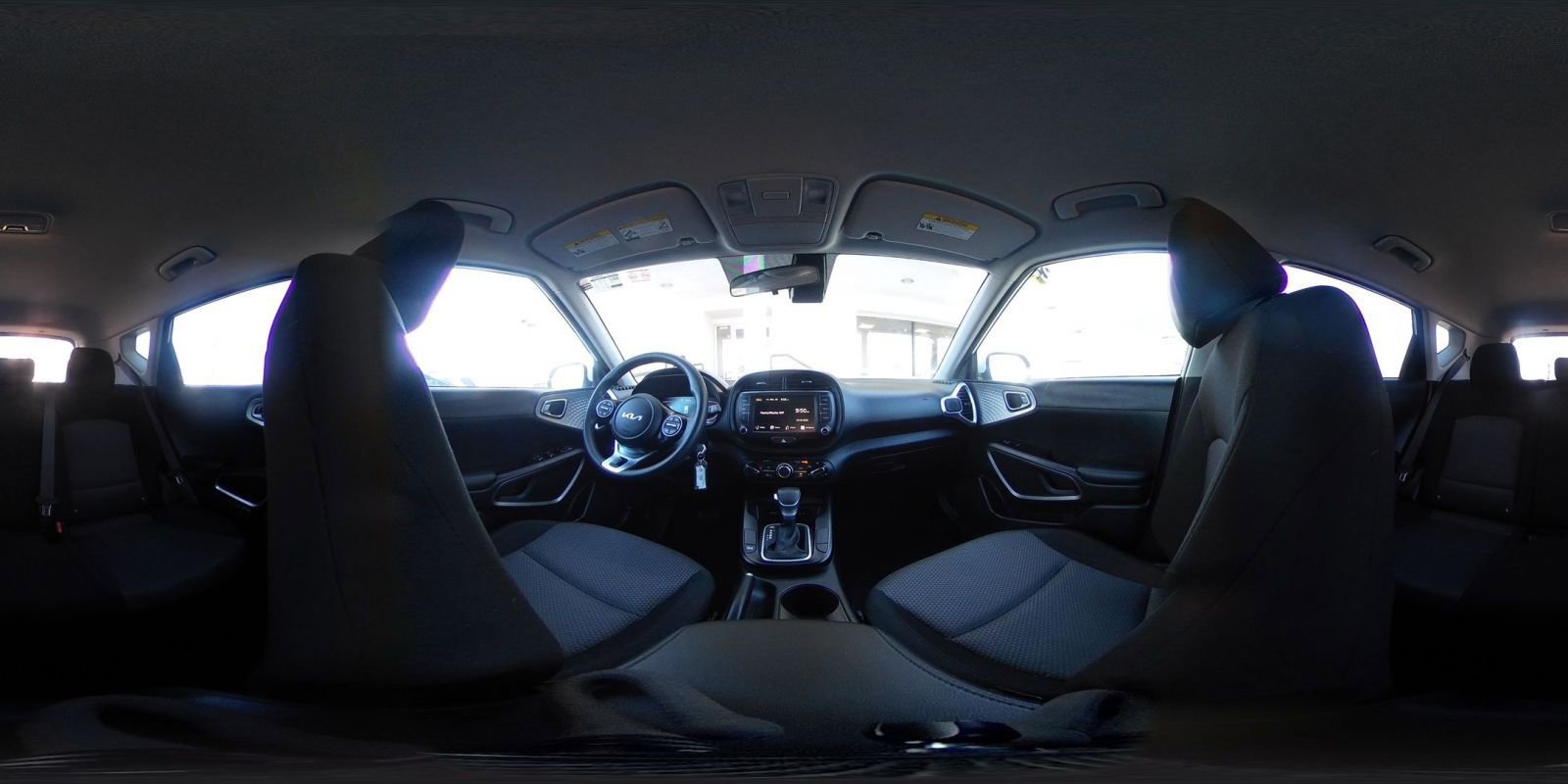 Used 2025 Kia Soul LX w/ LX Technology Package FWD image 39