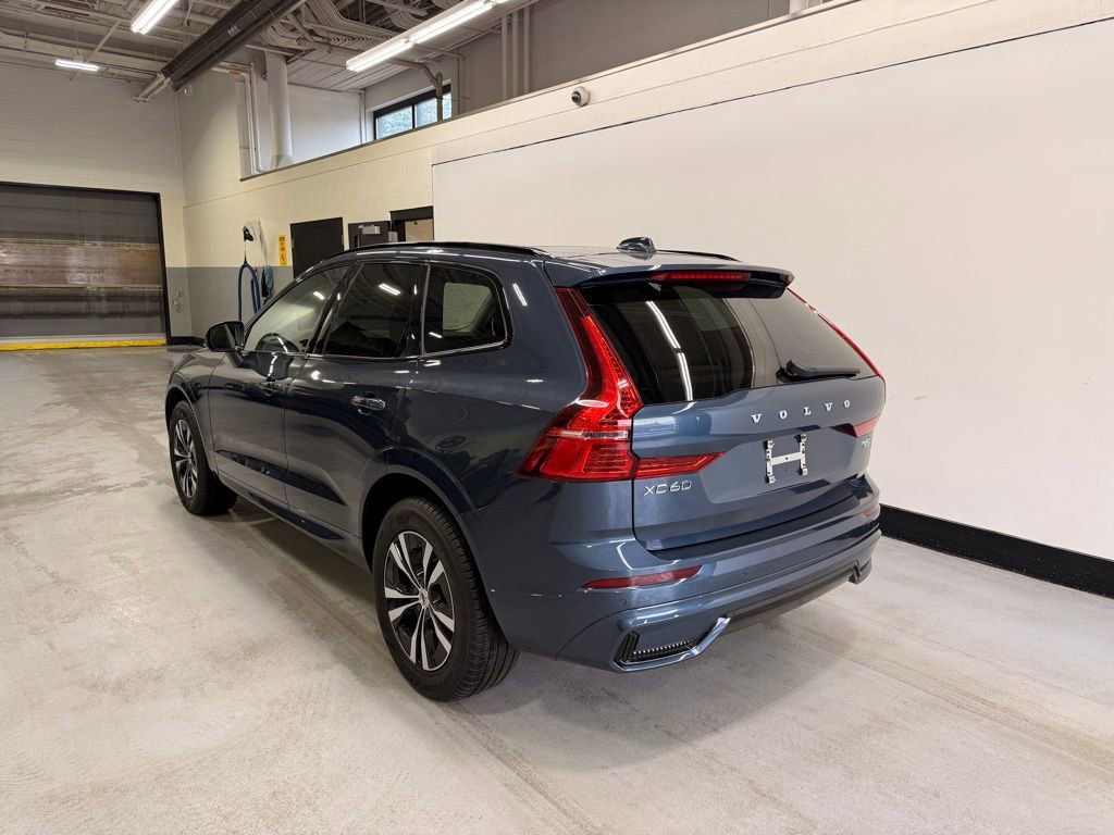 Used 2025 Volvo XC60 B5 Core w/ Climate Package image 2
