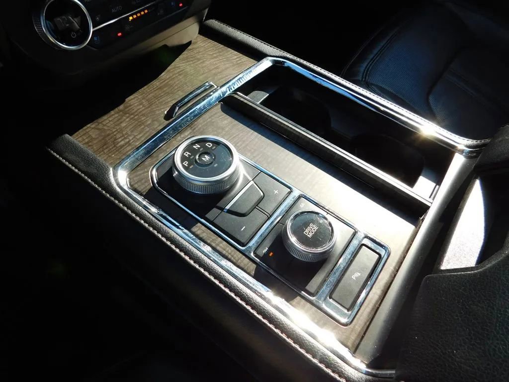 Used 2021 Ford Expedition Limited image 23