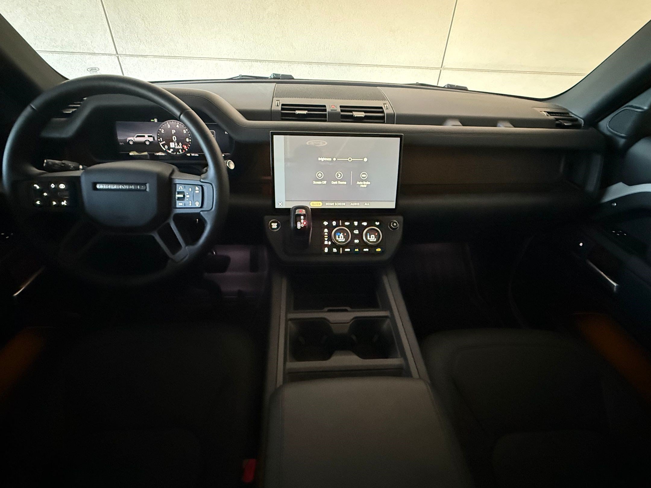 Used 2026 Land Rover Defender 130 X-Dynamic SE AWD/4WD image 15