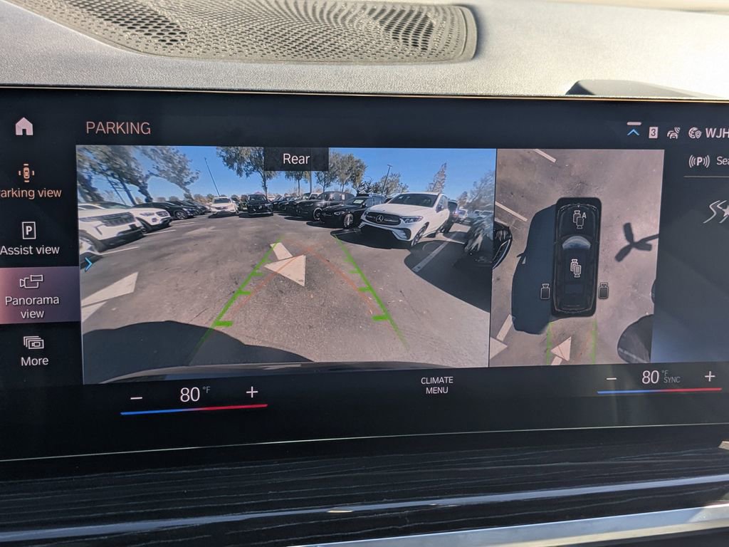 Used 2023 BMW X7 xDrive40i w/ M Sport Package image 9