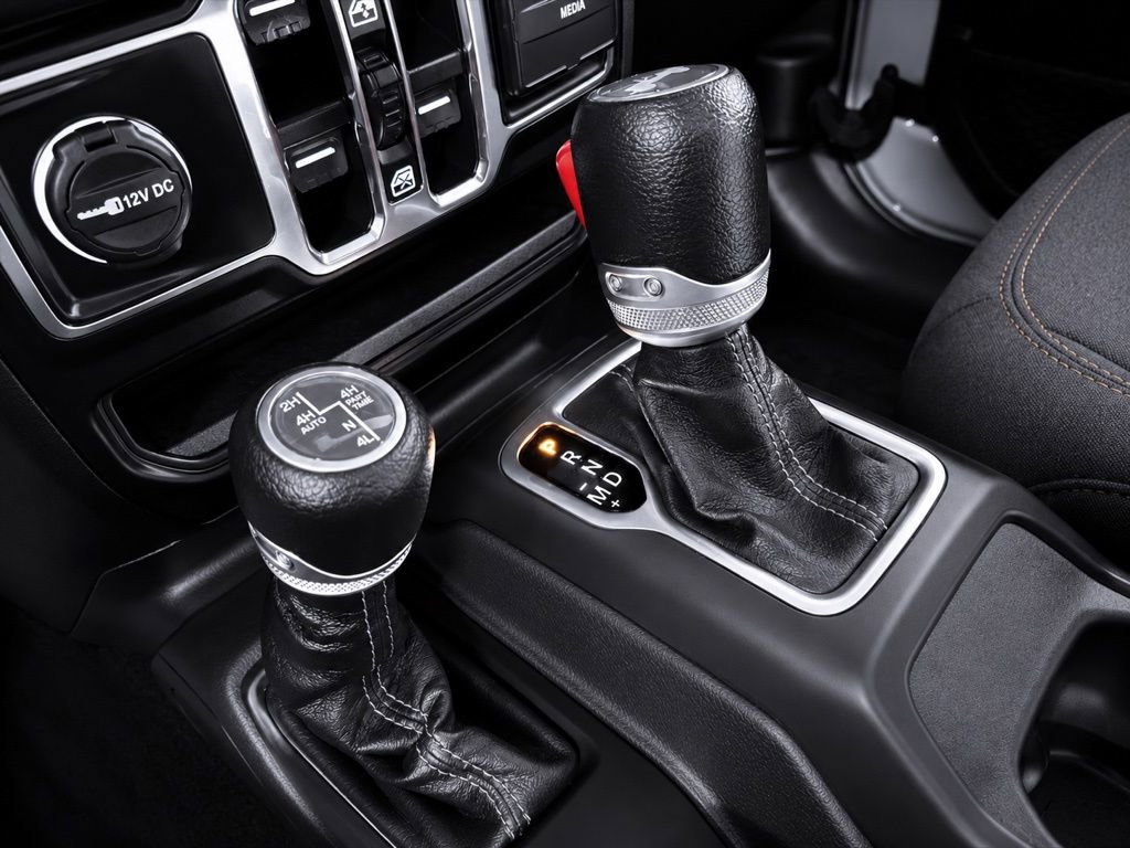 Used 2024 Jeep Wrangler Unlimited AWD/4WD image 22