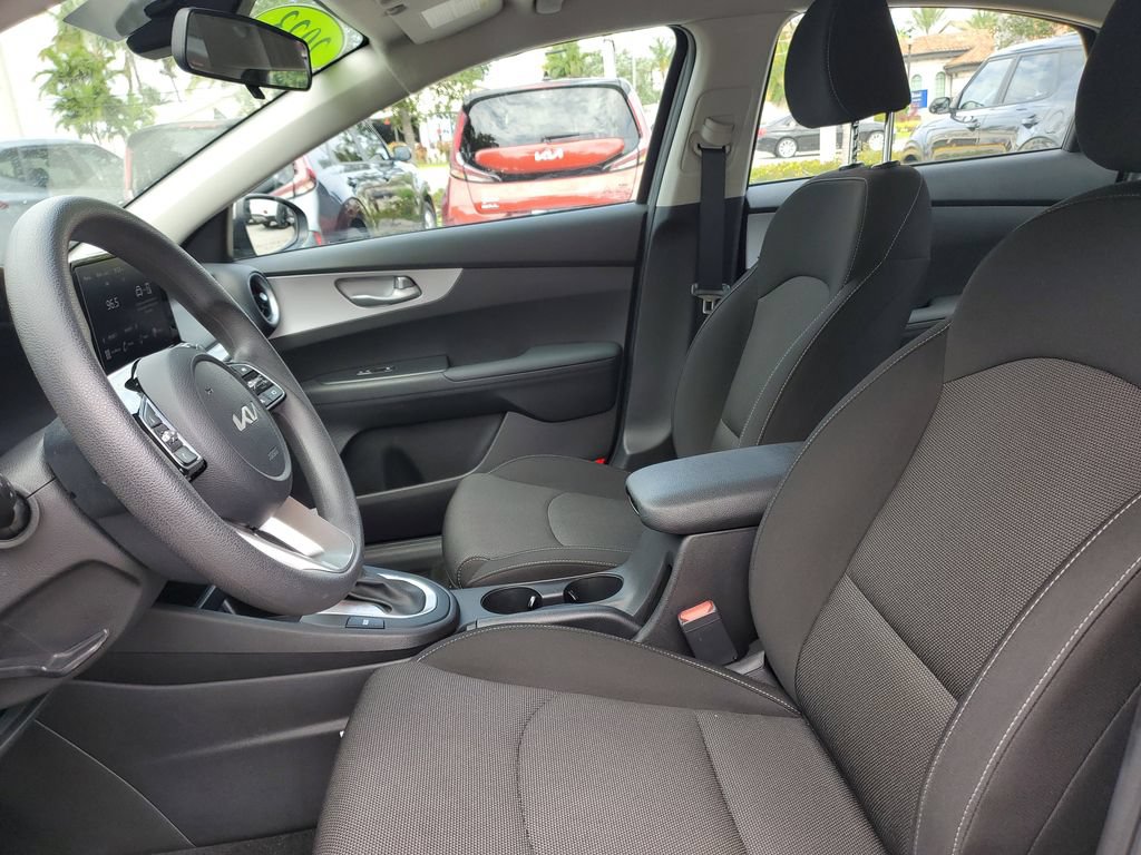 Certified 2023 Kia Forte LXS w/ LXS Technology Package FWD image 18
