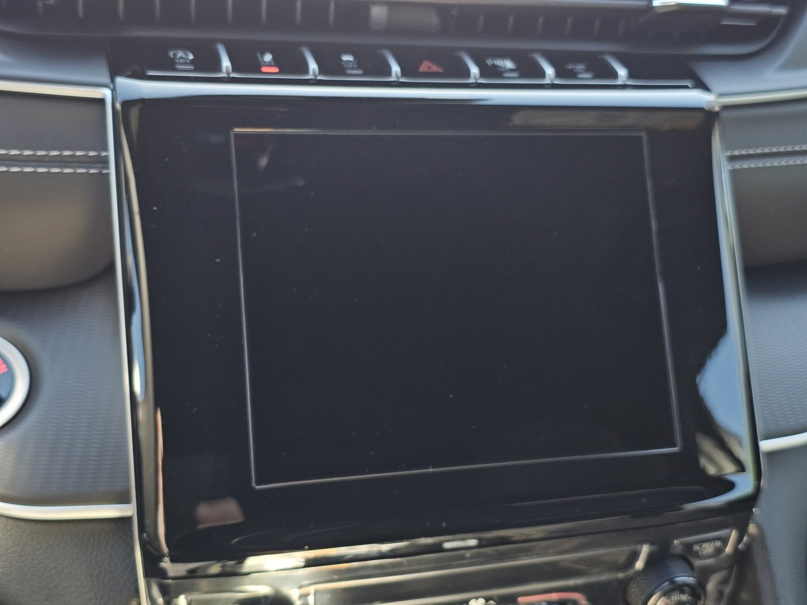 New 2025 Jeep Grand Cherokee L Laredo image 11