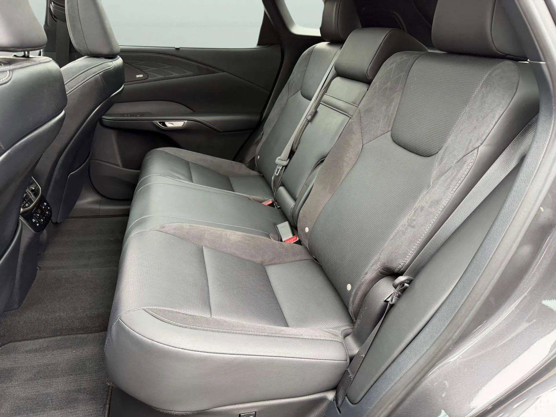 Used 2024 Lexus RX 350 FWD image 18