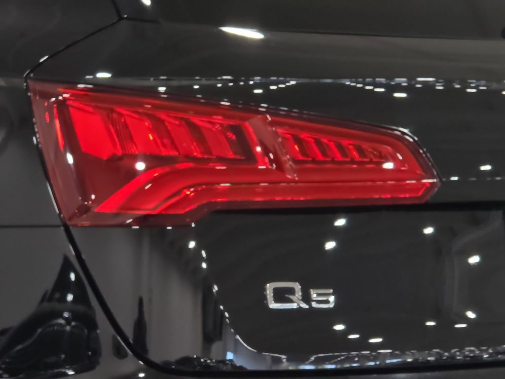 Used 2020 Audi Q5 2.0T Premium w/ Convenience Package image 32