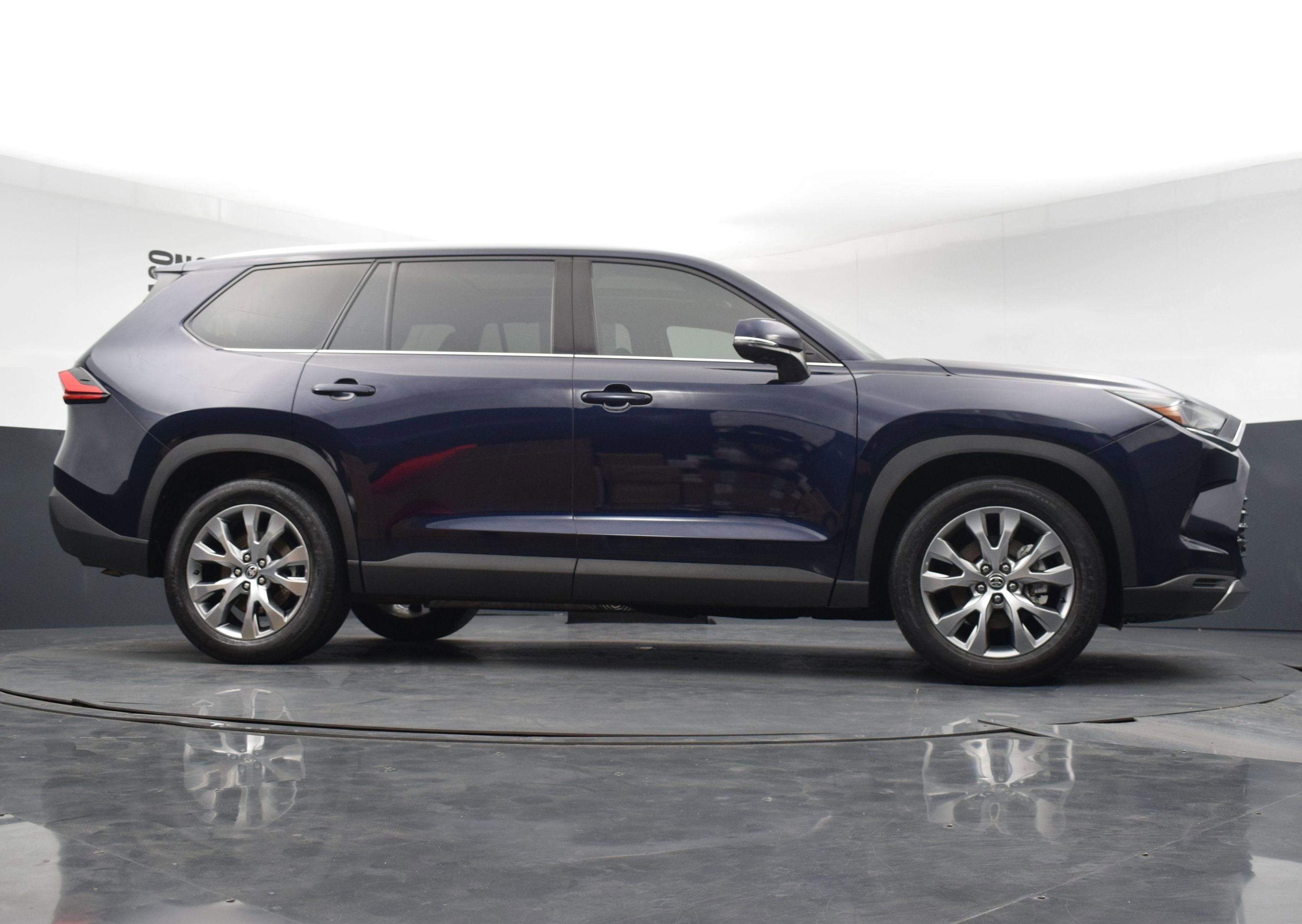 Used 2024 Toyota Grand Highlander Limited image 39