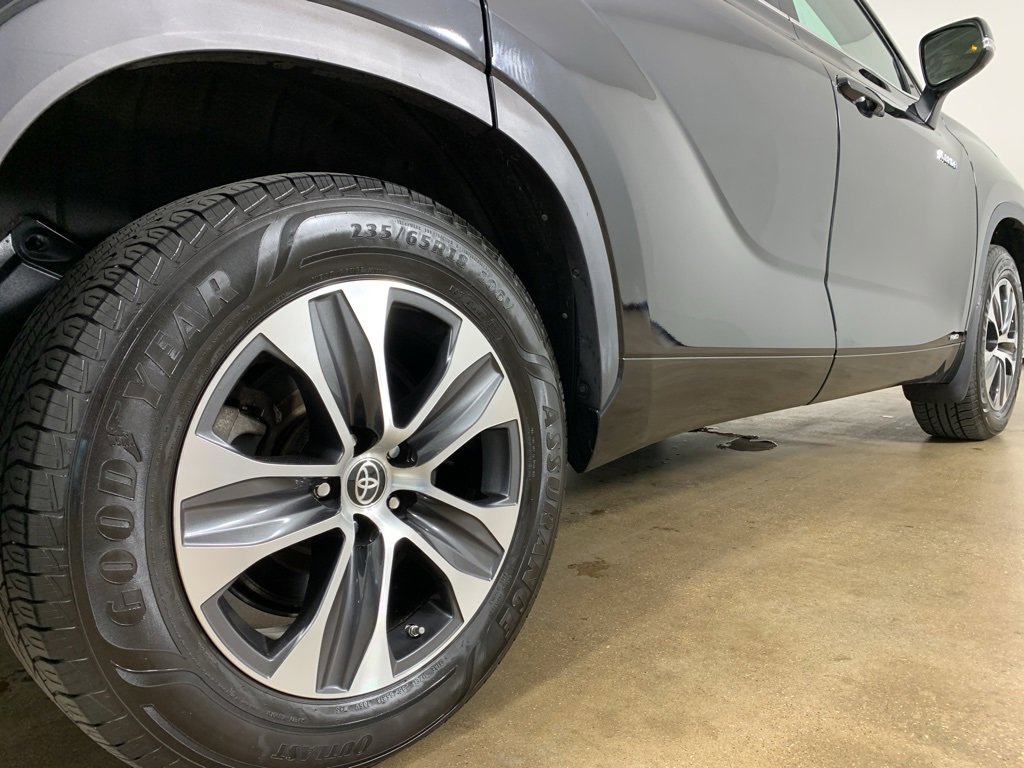 Used 2021 Toyota Highlander XLE image 35