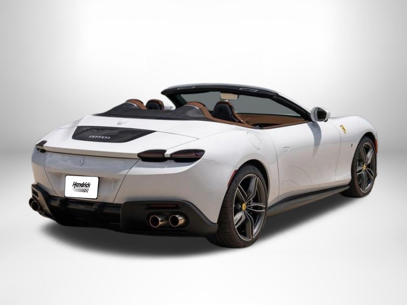 Used 2024 Ferrari Roma Spider RWD image 9