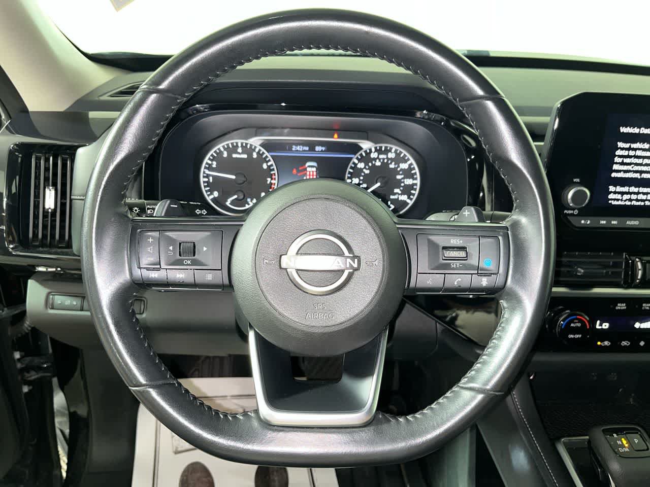 Used 2024 Nissan Pathfinder SV AWD/4WD image 16