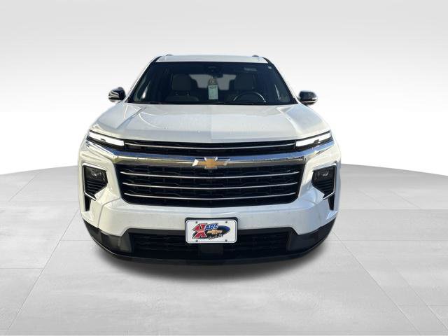 Used 2024 Chevrolet Traverse LT AWD/4WD image 2