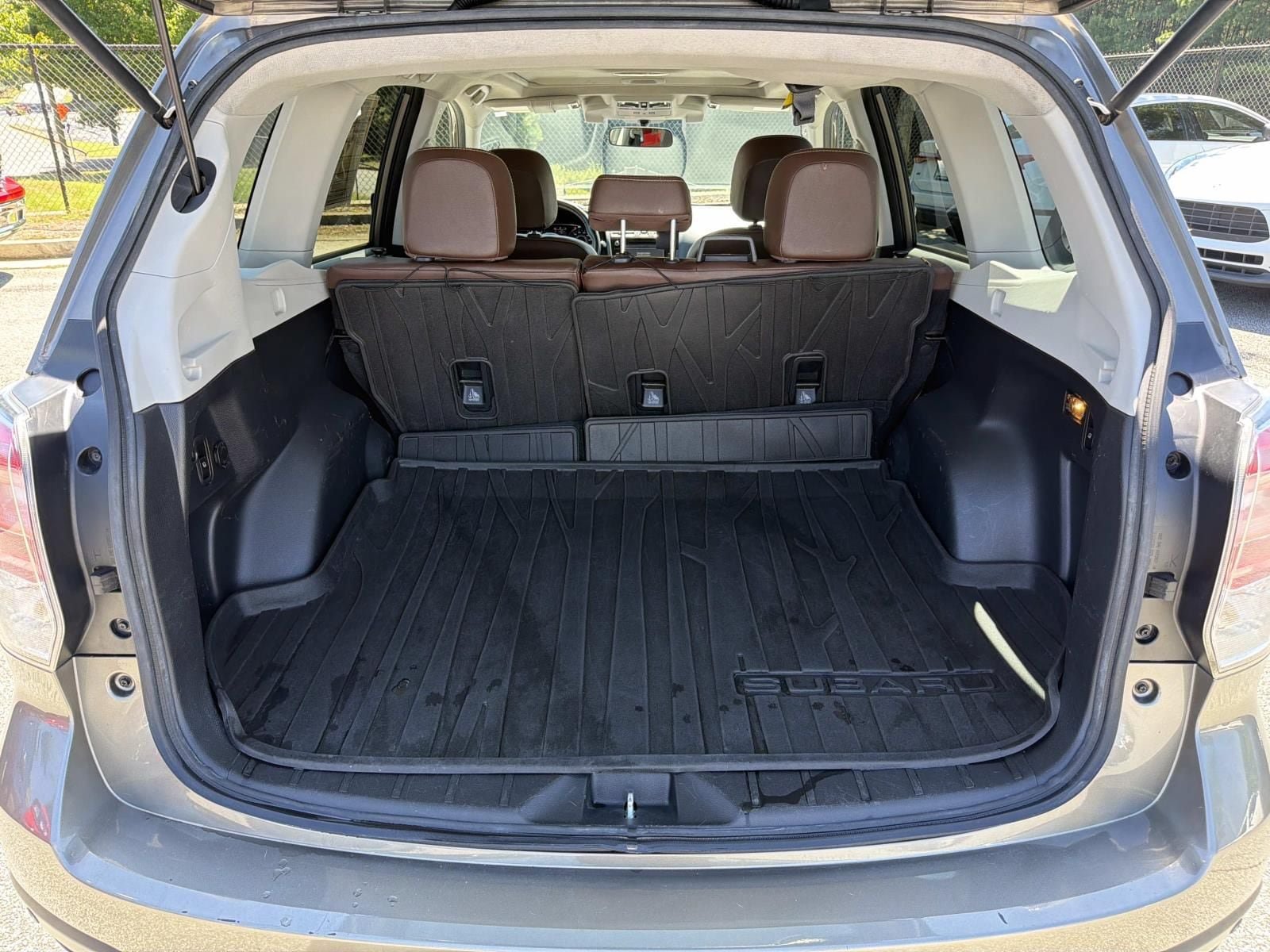 Used 2017 Subaru Forester 2.5i Touring AWD/4WD image 18