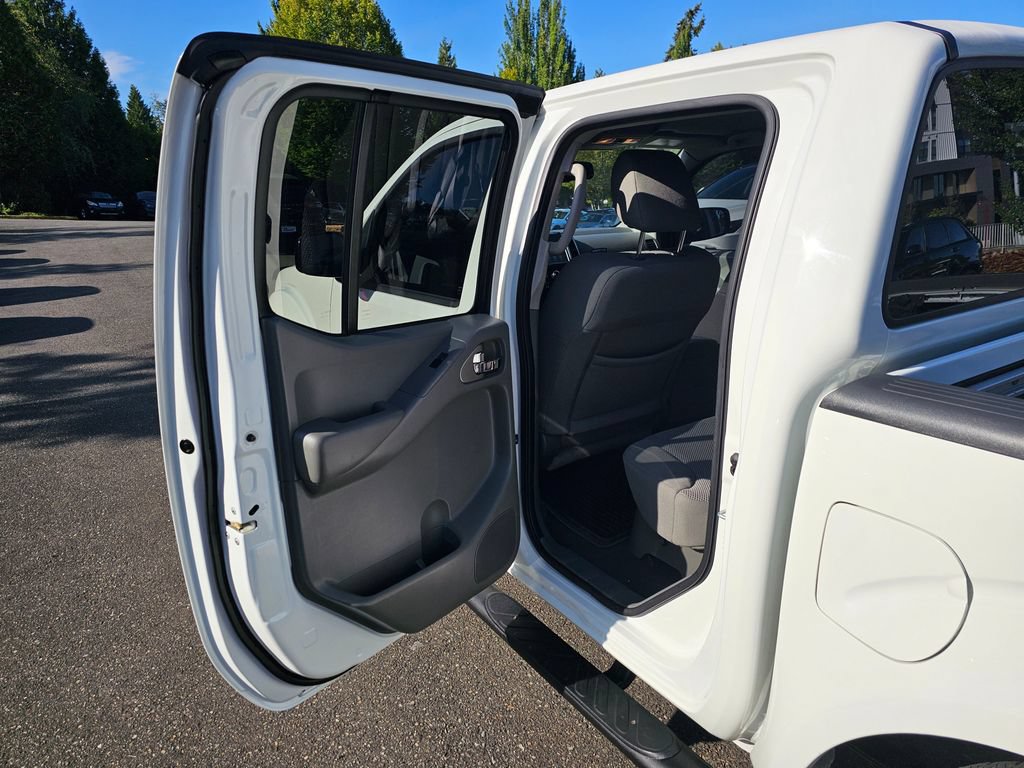 Used 2021 Nissan Frontier SV w/ Midnight Edition Floor Mats AWD/4WD image 20