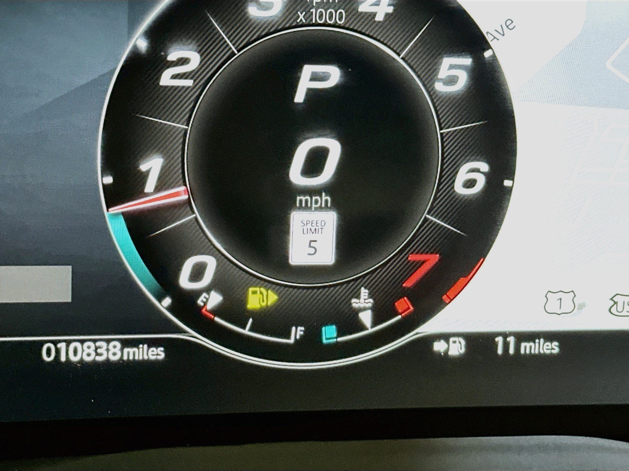 Used 2025 Jaguar F-PACE SVR AWD/4WD image 9