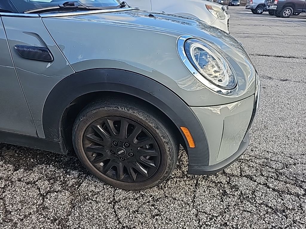 Used 2022 MINI Cooper 2-Door Hardtop w/ Premium Package image 10