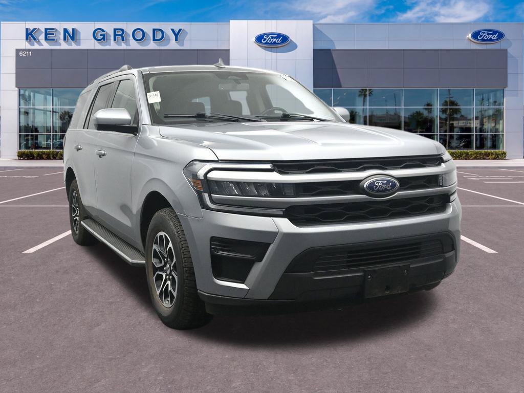 Used 2023 Ford Expedition XLT RWD image 4