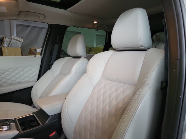 Used 2023 Mitsubishi Outlander SEL AWD/4WD image 15