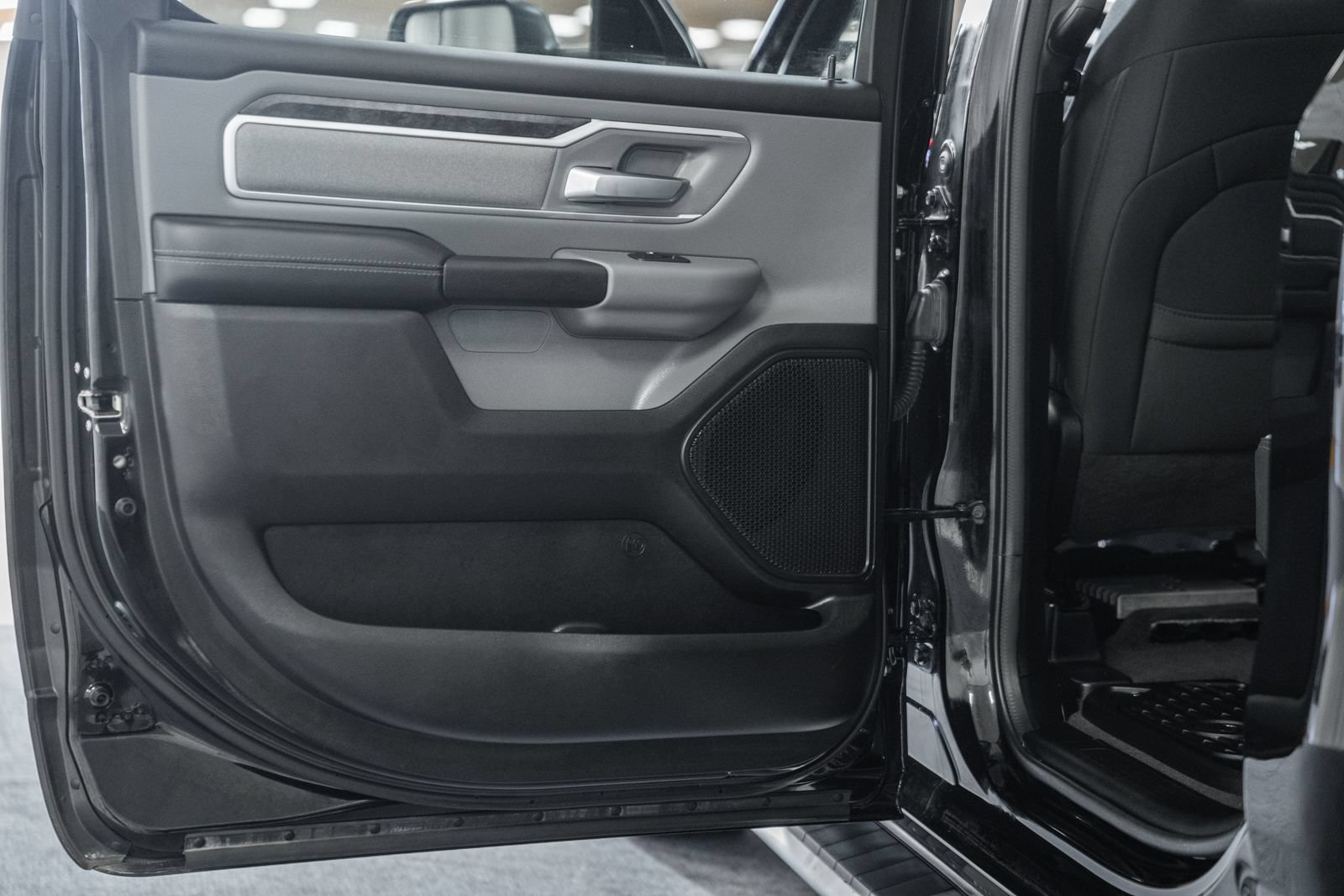 Used 2023 RAM 1500 Big Horn AWD/4WD image 37