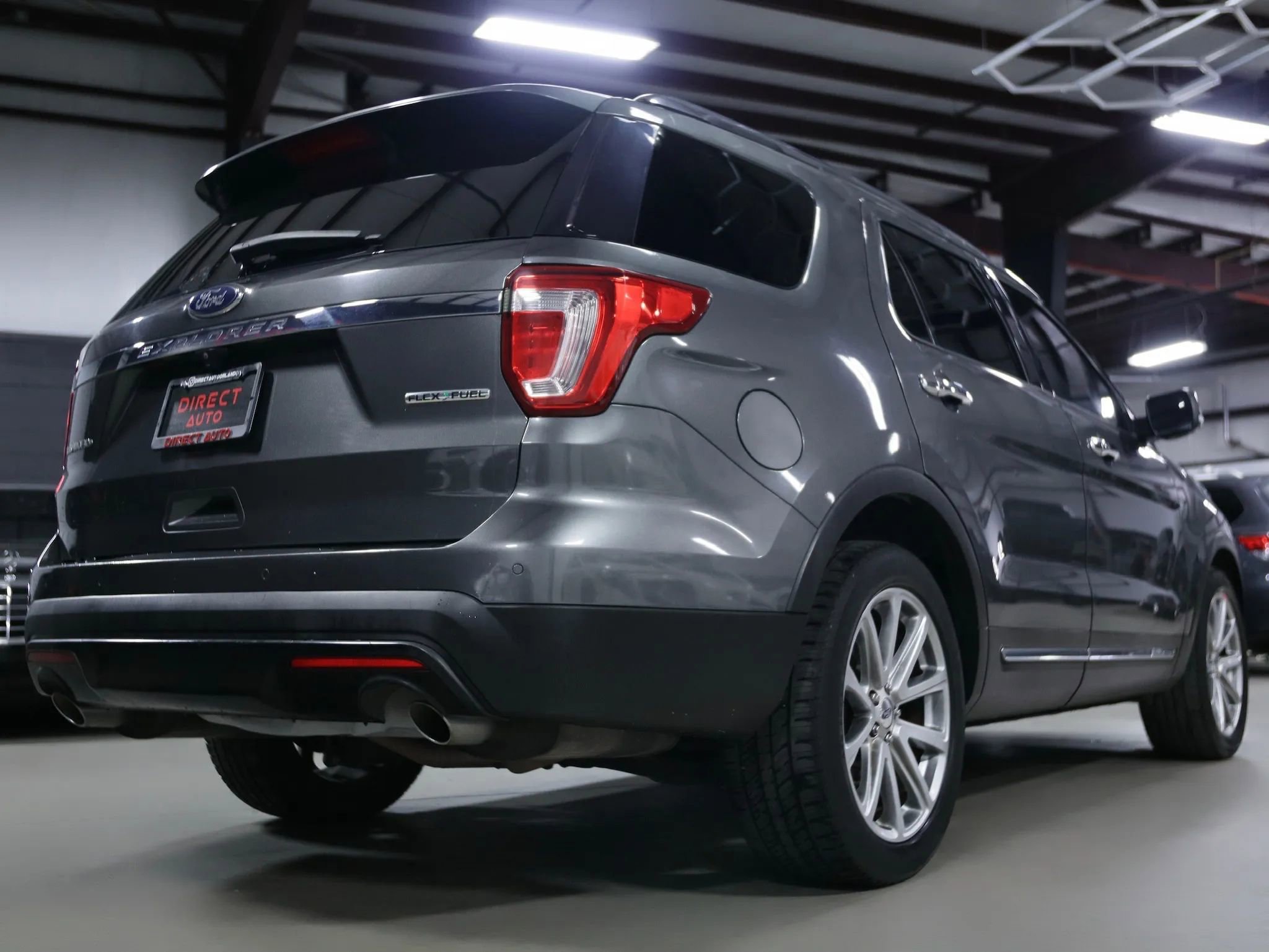 Used 2016 Ford Explorer Limited image 12