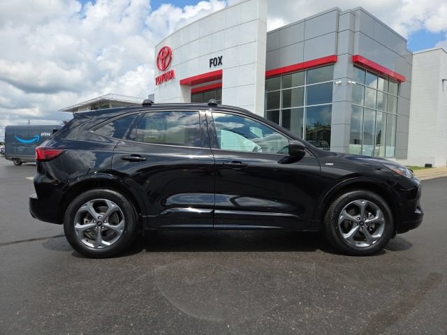 Used 2023 Ford Escape ST-Line w/ Tech Pack #1 AWD/4WD image 10