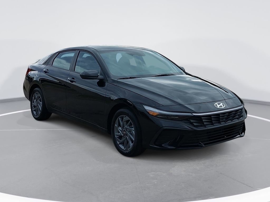 Certified 2025 Hyundai Elantra Hybrid FWD image 3