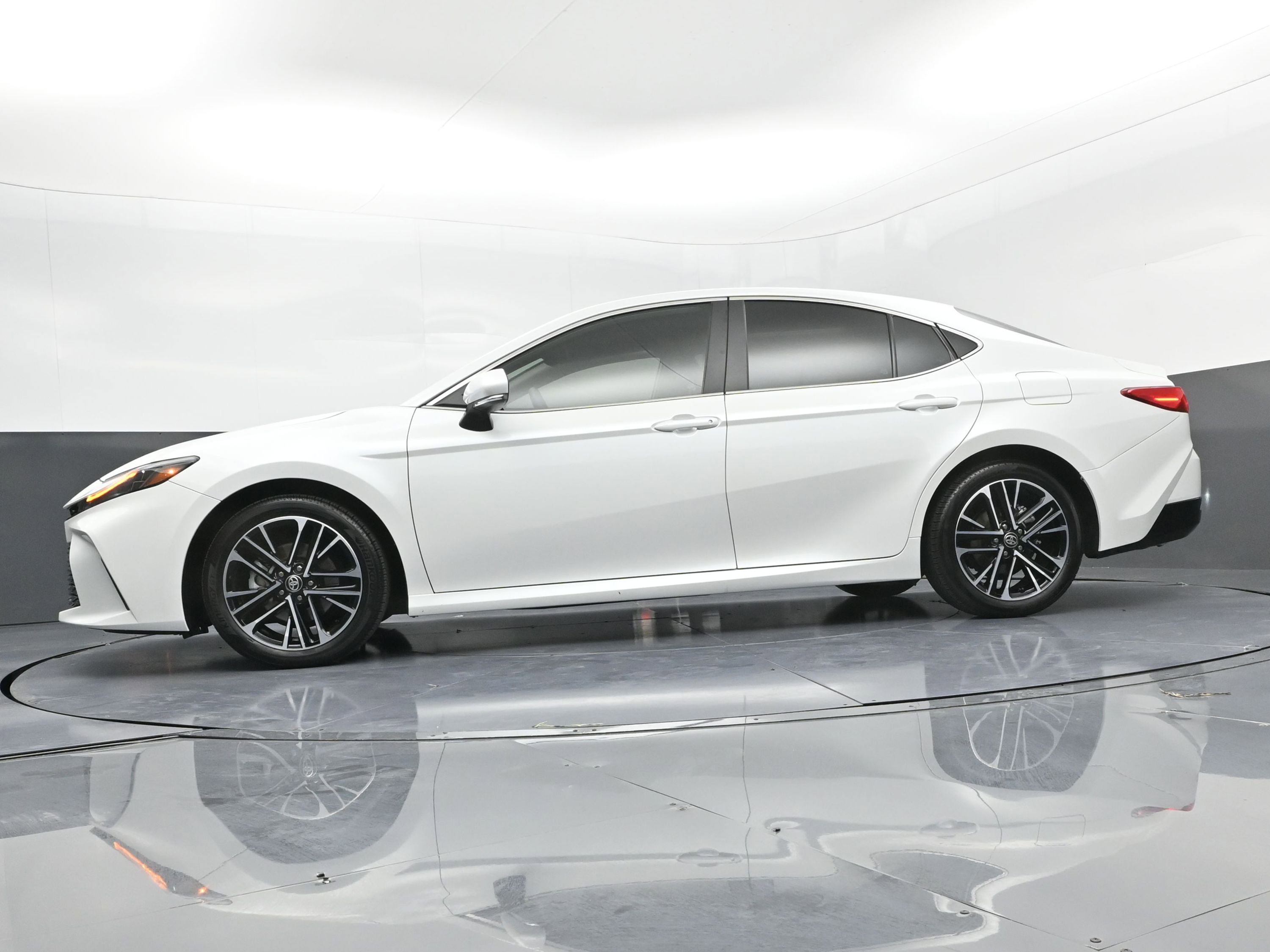 Certified 2025 Toyota Camry XLE image 32