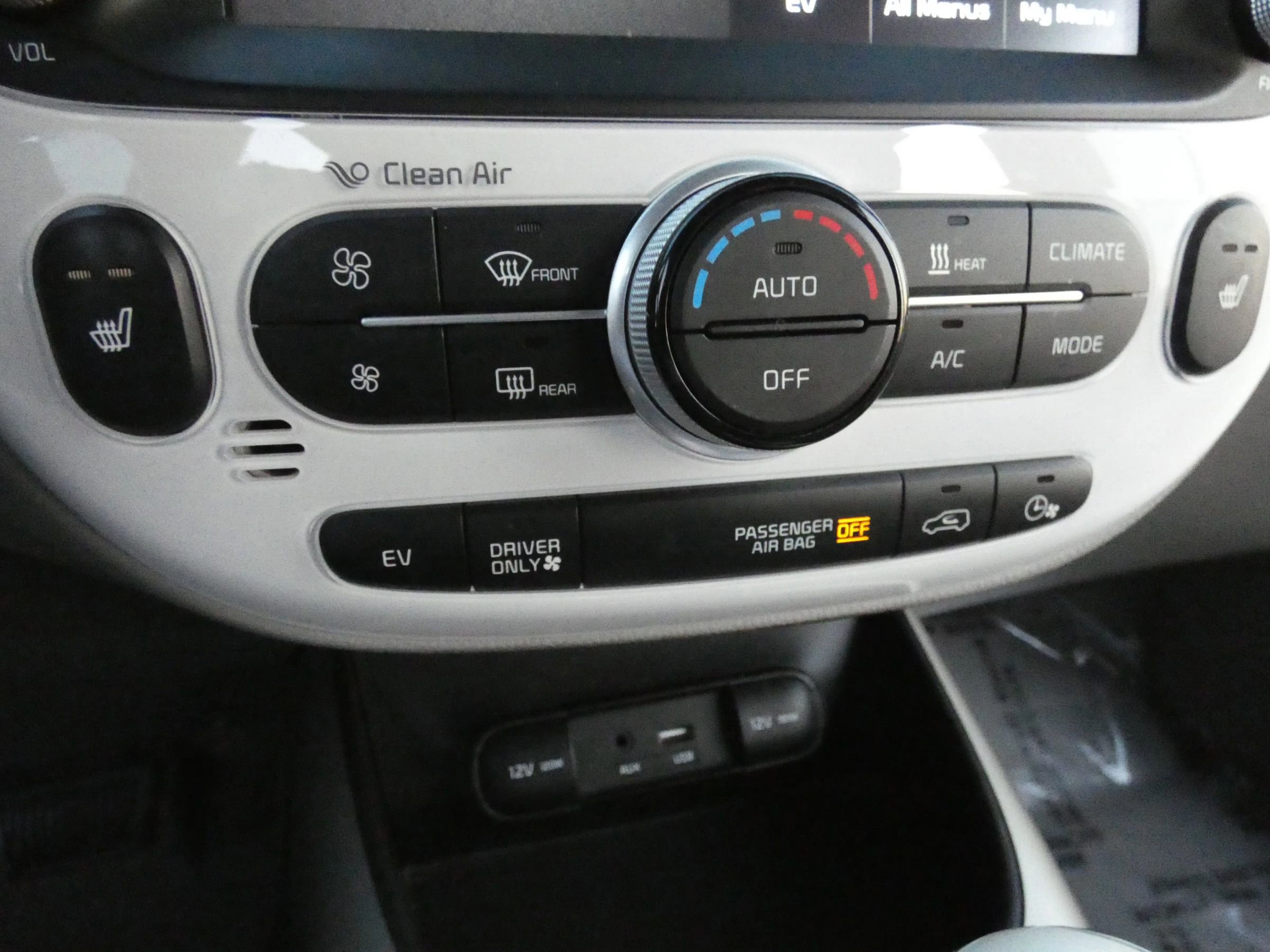 Used 2018 Kia Soul EV image 52