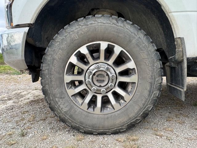 Used 2020 Ford F350 Lariat image 9