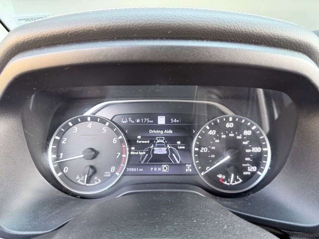 Used 2020 Nissan Titan SL w/ Moonroof Package image 16