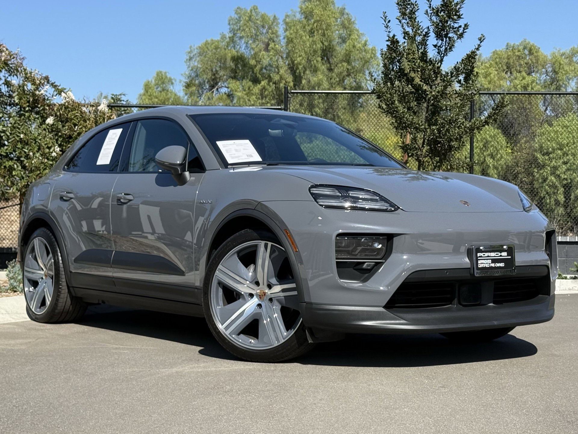 Used 2025 Porsche Macan Electric image 9