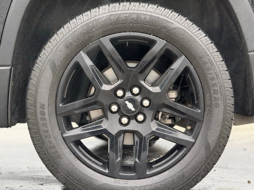 Used 2020 Chevrolet Traverse LT w/ Driver Confidence II Package image 3