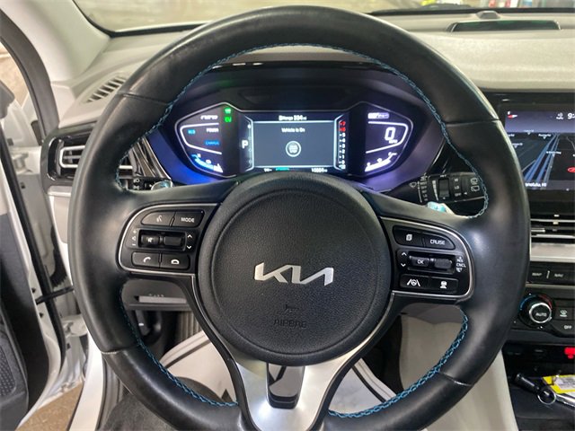 Used 2022 Kia Niro EX Premium image 9