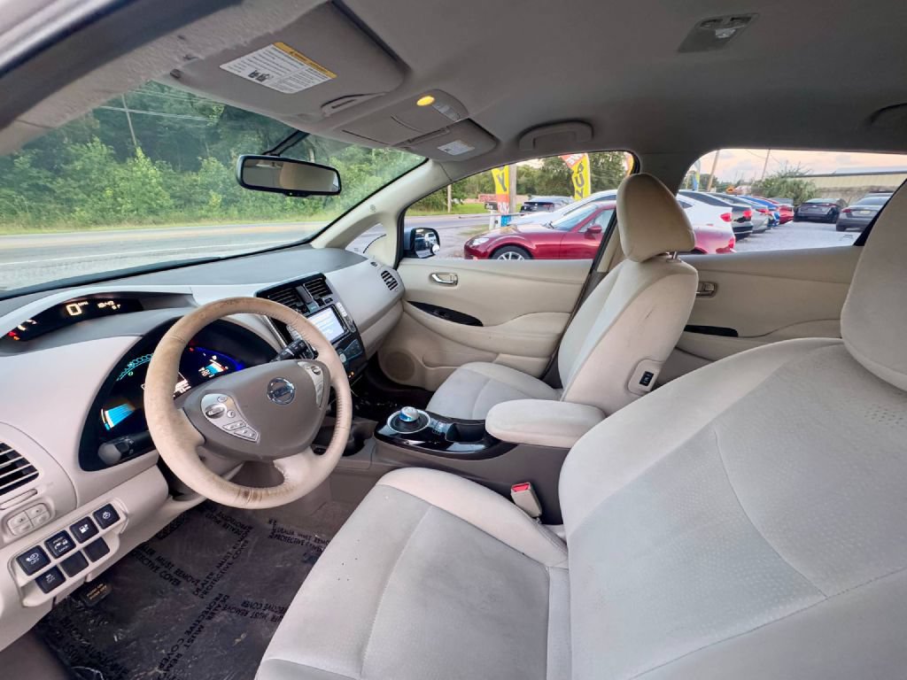 Used 2013 Nissan Leaf SV FWD image 8