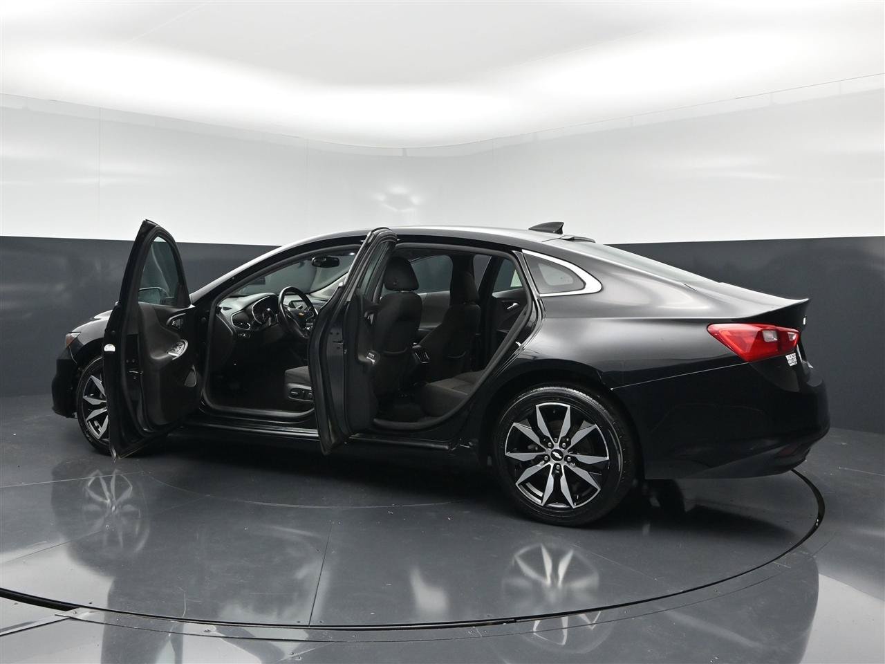 Used 2018 Chevrolet Malibu LT FWD image 38