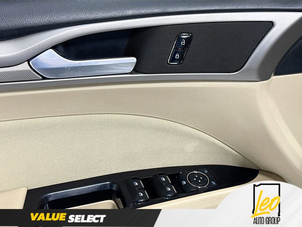 Used 2013 Ford Fusion SE FWD image 19