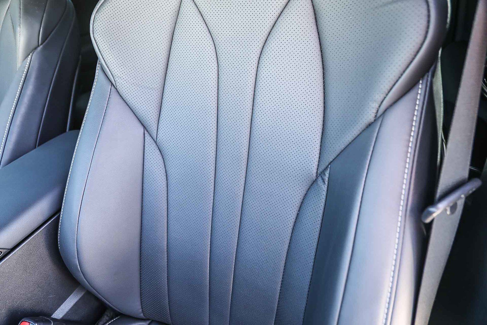 Used 2024 Lexus ES 300h F Sport w/ Accessory Package (Z2) FWD image 23