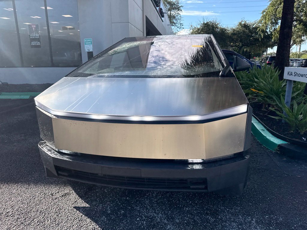 Used 2025 Tesla Cybertruck AWD Crew Cab image 2