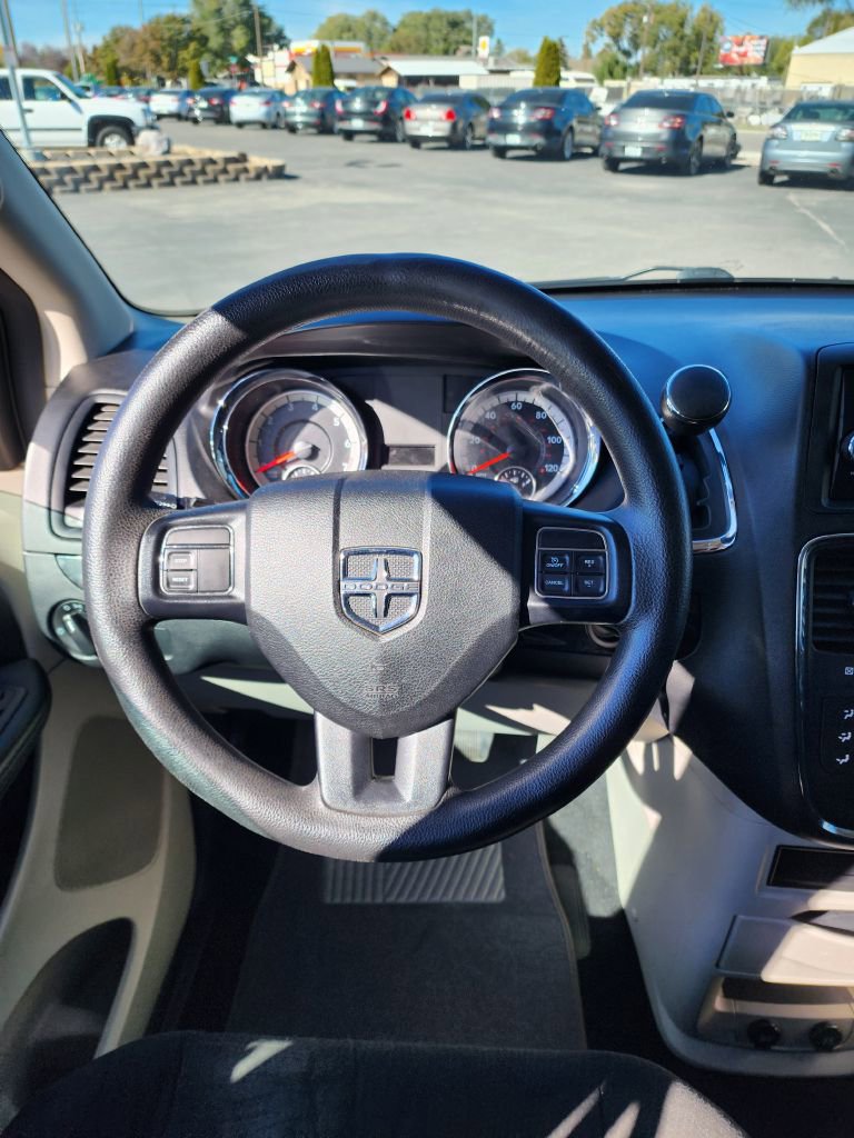 Used 2015 Dodge Grand Caravan American Value Package FWD image 11