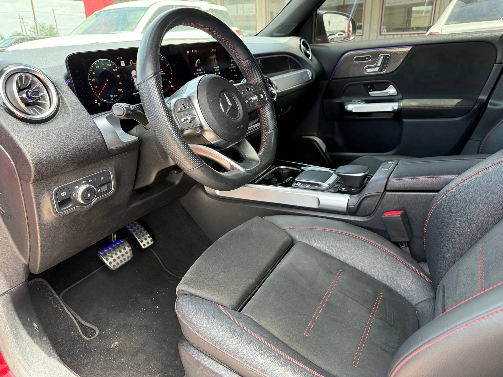 Used 2023 Mercedes-Benz GLB 35 AMG 4MATIC image 11